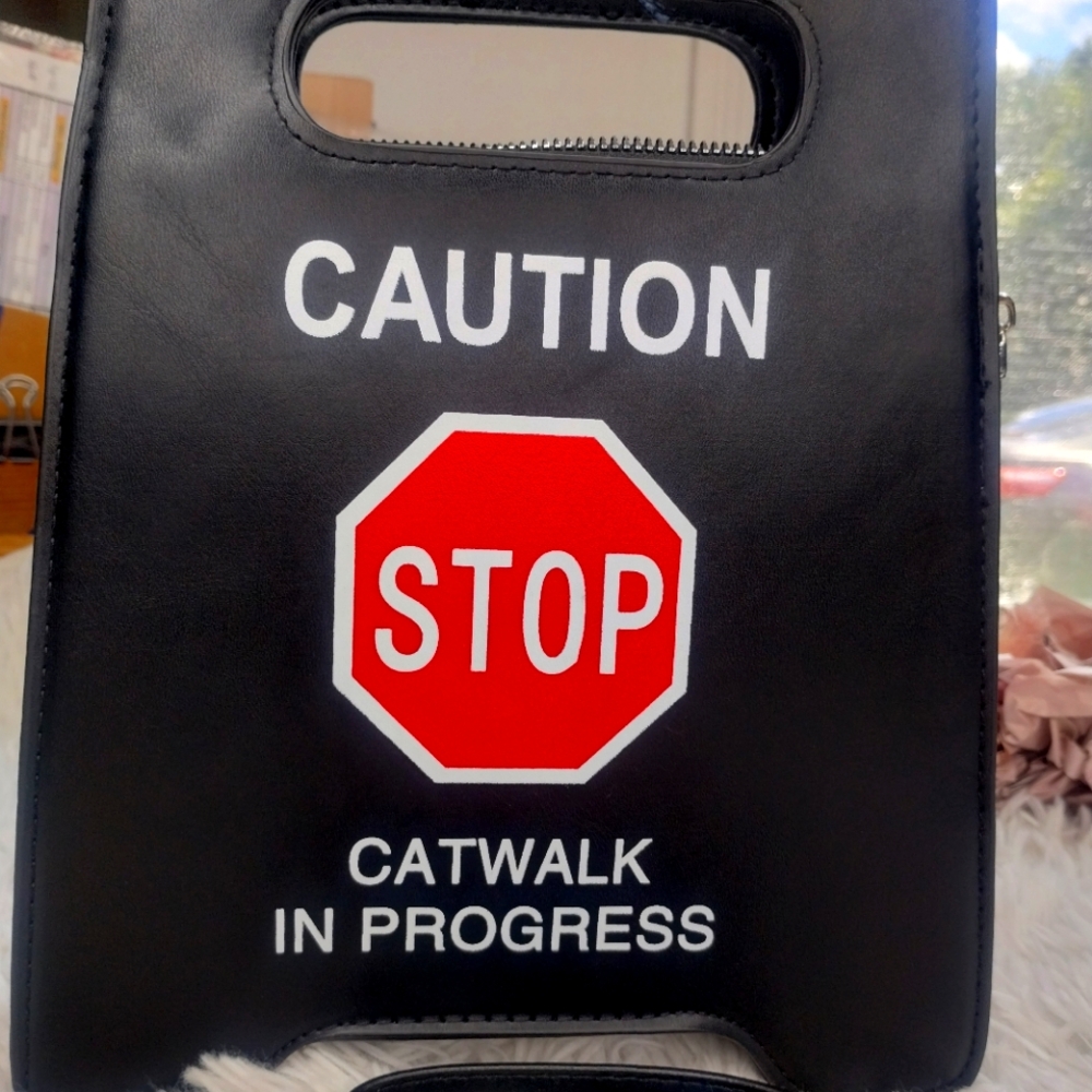 Catwalk Crossbody in black Brand New
